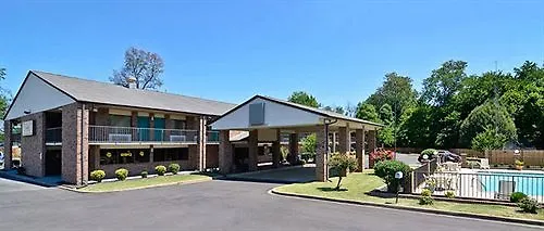 Travelers Inn And Suites Memphis