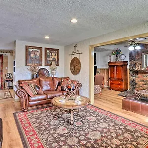Cozy Corner In - 4 Miles To Graceland! Holiday home